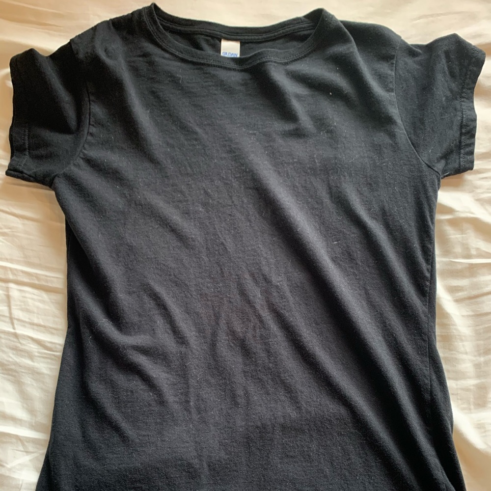 black tee